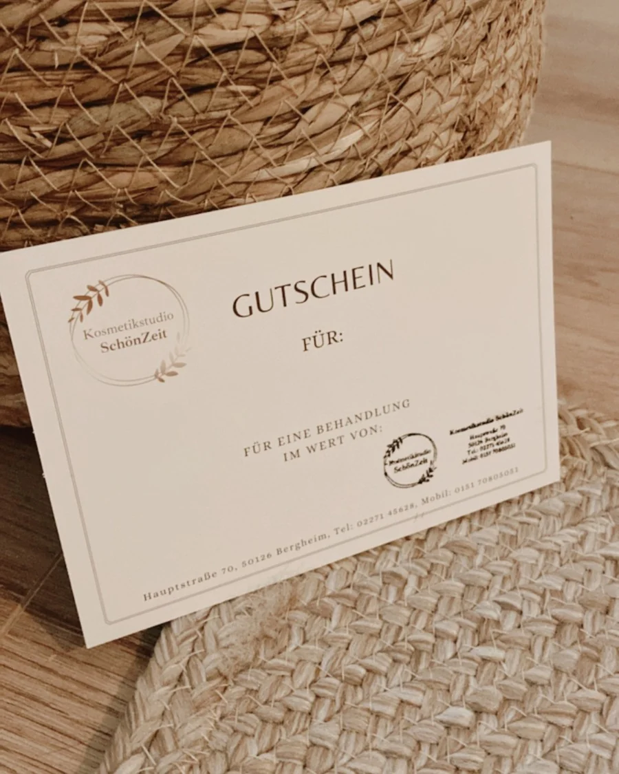 Gutscheinkarte des Kosmetikstudios SchönZeit mit Feldern für Name und Betrag
